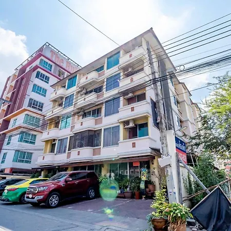 Benjaratch Boutique Apartment