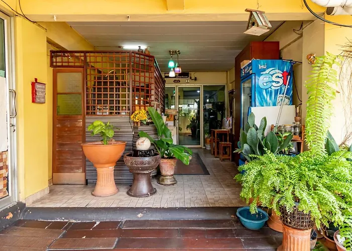 Benjaratch Boutique