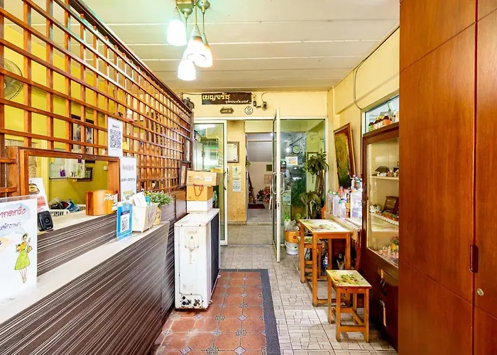 Benjaratch Boutique